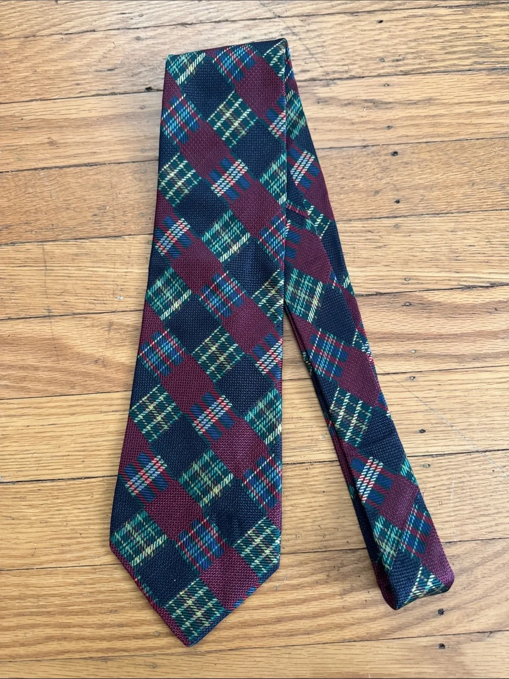 Banana Republic Plaid Tie in Burgundy, Green & Navy